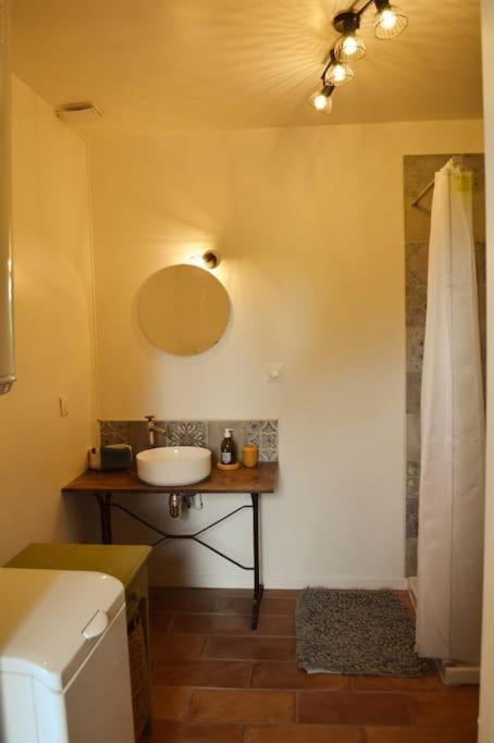 Appartement Gite A La Ferme Chaleureux à Civrac-de-Blaye Extérieur photo