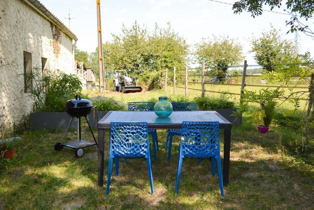 Appartement Gite A La Ferme Chaleureux à Civrac-de-Blaye Extérieur photo